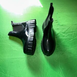 Platform rain boots size women’s 11